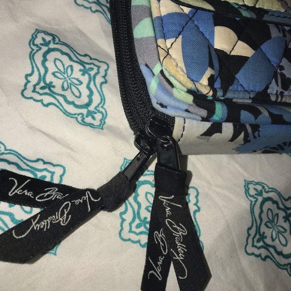 Vera Bradley wristlet - Picture 3 of 4